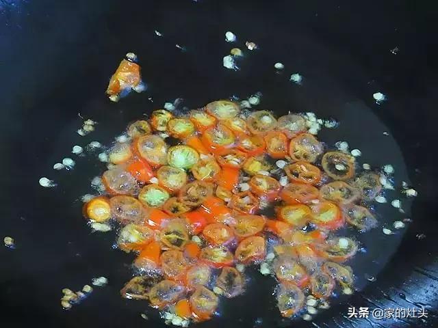 茼蒿炒肉丝~家常快手菜，下饭香喷喷